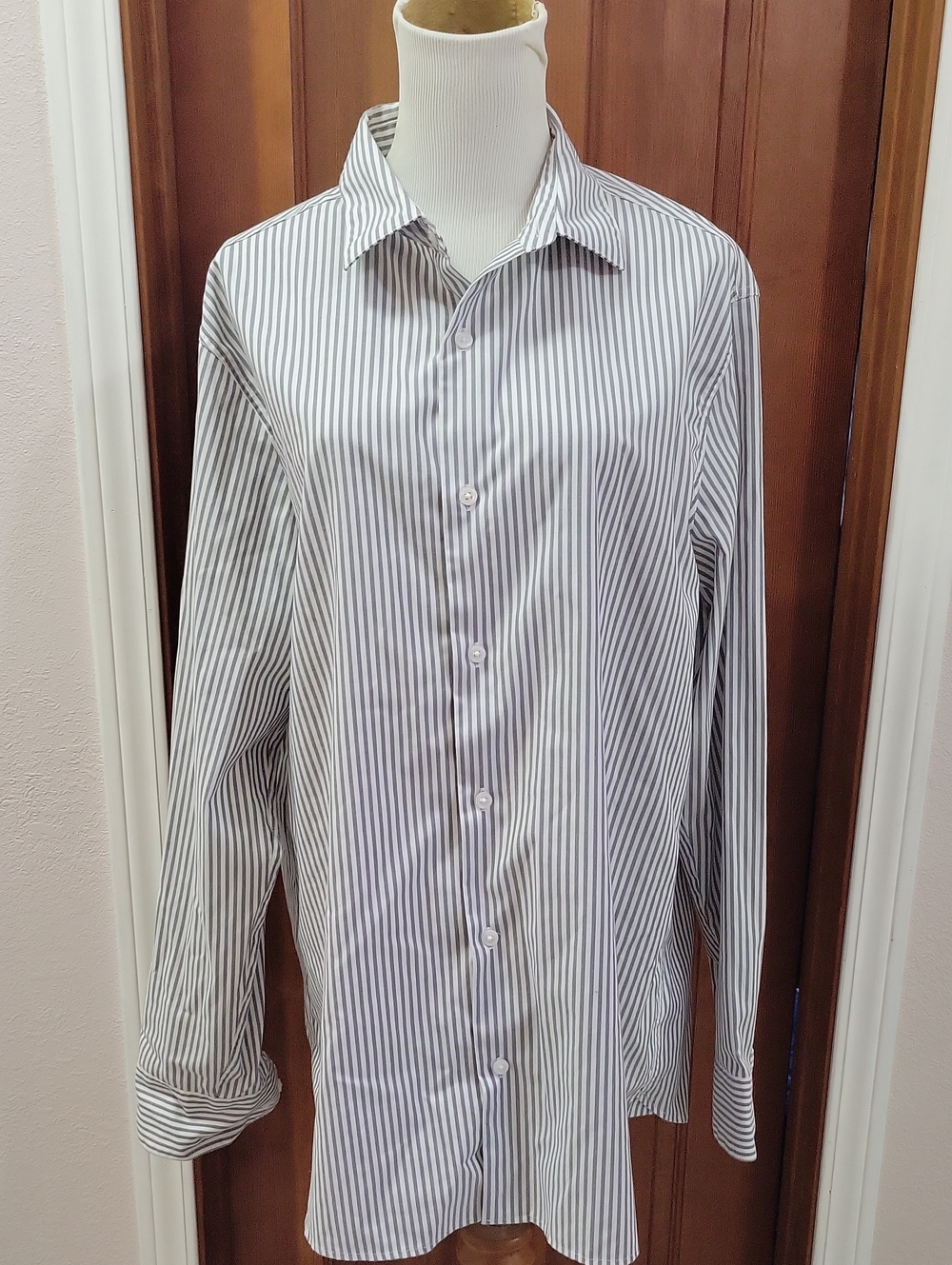 Classic Men’s Long-Sleeve Striped Button-Up Shirt — White & Gray